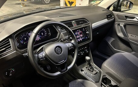 Volkswagen Tiguan II, 2019 год, 2 498 000 рублей, 5 фотография