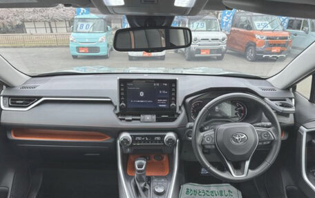 Toyota RAV4, 2021 год, 2 190 000 рублей, 3 фотография