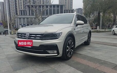 Volkswagen Tiguan II, 2021 год, 2 650 000 рублей, 3 фотография