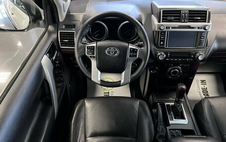 Toyota Land Cruiser Prado 150 рестайлинг 2, 2015 год, 3 945 000 рублей, 11 фотография