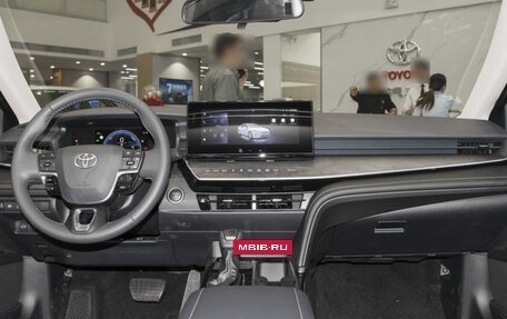 Toyota Camry, 2024 год, 3 880 000 рублей, 5 фотография