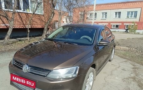 Volkswagen Jetta VI, 2013 год, 1 060 000 рублей, 2 фотография