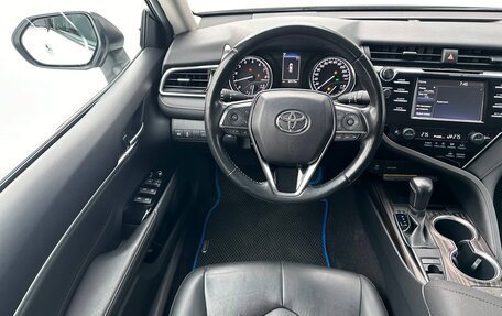 Toyota Camry, 2018 год, 3 100 000 рублей, 26 фотография