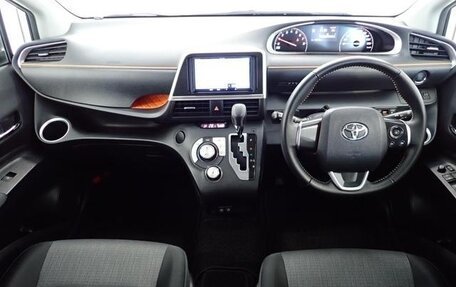 Toyota Sienta II, 2019 год, 1 250 000 рублей, 9 фотография