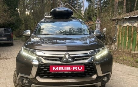 Mitsubishi Pajero Sport III рестайлинг, 2017 год, 3 500 000 рублей, 2 фотография