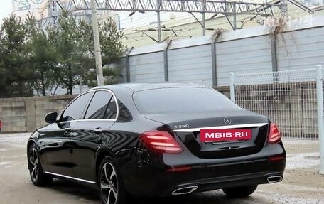 Mercedes-Benz E-Класс, 2020 год, 3 465 000 рублей, 4 фотография