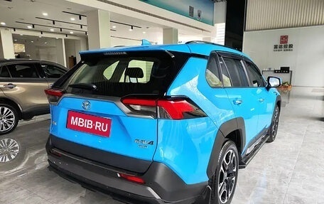 Toyota RAV4, 2020 год, 2 800 000 рублей, 6 фотография