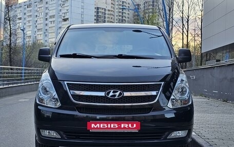 Hyundai Grand Starex Grand Starex I рестайлинг 2, 2016 год, 2 800 000 рублей, 3 фотография