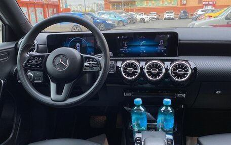 Mercedes-Benz A-Класс, 2018 год, 2 650 000 рублей, 7 фотография