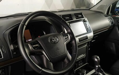 Toyota Land Cruiser Prado 150 рестайлинг 2, 2018 год, 6 960 000 рублей, 8 фотография