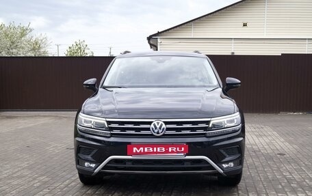 Volkswagen Tiguan II, 2019 год, 2 800 000 рублей, 2 фотография