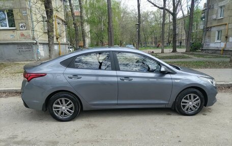 Hyundai Solaris II рестайлинг, 2017 год, 1 400 000 рублей, 5 фотография