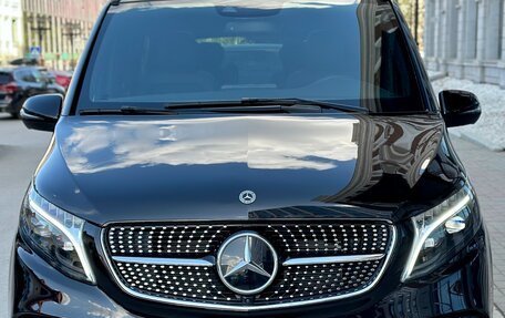 Mercedes-Benz V-Класс, 2023 год, 15 500 000 рублей, 3 фотография