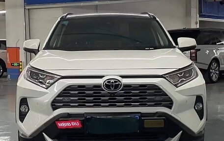Toyota RAV4, 2020 год, 2 500 000 рублей, 3 фотография