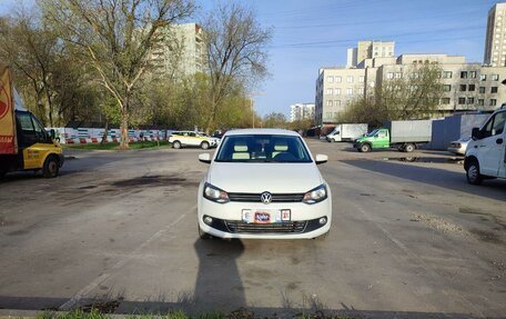 Volkswagen Polo VI (EU Market), 2012 год, 900 000 рублей, 3 фотография