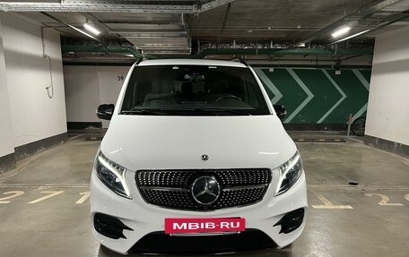 Mercedes-Benz V-Класс, 2023 год, 12 700 000 рублей, 8 фотография