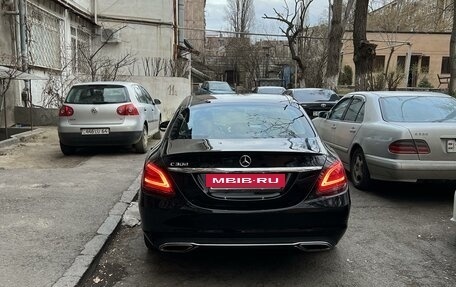 Mercedes-Benz C-Класс, 2018 год, 3 300 000 рублей, 10 фотография