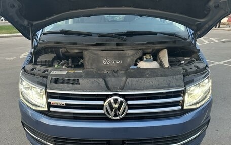 Volkswagen Multivan T6 рестайлинг, 2018 год, 5 600 000 рублей, 6 фотография