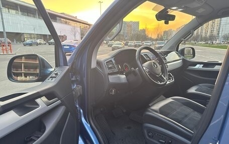Volkswagen Multivan T6 рестайлинг, 2018 год, 5 600 000 рублей, 14 фотография