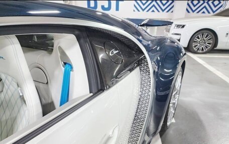 Bugatti Chiron, 2020 год, 298 000 000 рублей, 12 фотография