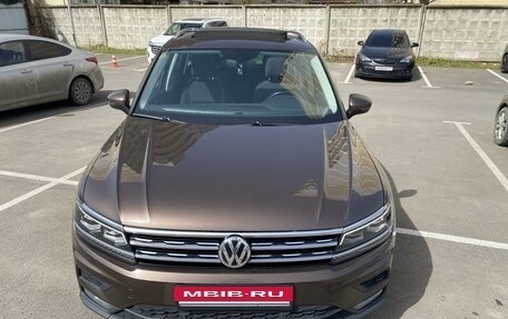 Volkswagen Tiguan II, 2018 год, 2 580 000 рублей, 4 фотография