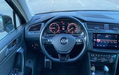 Volkswagen Tiguan II, 2018 год, 2 580 000 рублей, 17 фотография
