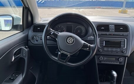 Volkswagen Polo VI (EU Market), 2015 год, 943 000 рублей, 3 фотография
