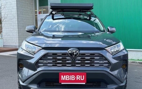Toyota RAV4, 2021 год, 2 410 000 рублей, 2 фотография