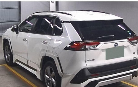 Toyota RAV4, 2021 год, 2 090 000 рублей, 3 фотография