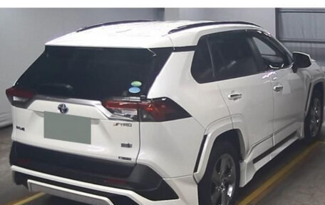Toyota RAV4, 2021 год, 2 090 000 рублей, 4 фотография