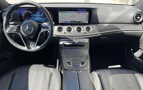 Mercedes-Benz E-Класс, 2023 год, 8 000 000 рублей, 8 фотография
