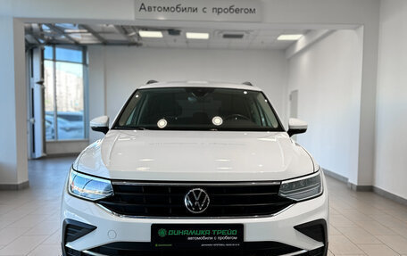 Volkswagen Tiguan II, 2021 год, 2 994 000 рублей, 2 фотография