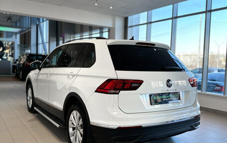 Volkswagen Tiguan II, 2021 год, 2 994 000 рублей, 7 фотография