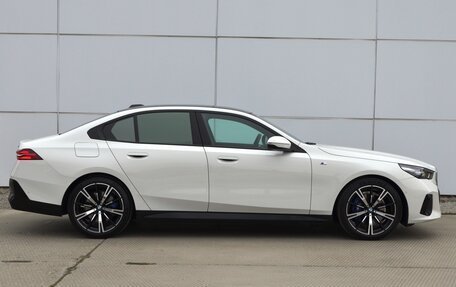 BMW 5 серия, 2023 год, 10 650 000 рублей, 2 фотография