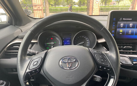 Toyota C-HR I рестайлинг, 2018 год, 2 890 000 рублей, 9 фотография