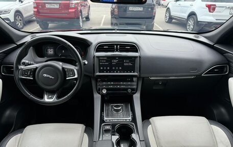 Jaguar F-Pace, 2016 год, 3 800 000 рублей, 9 фотография