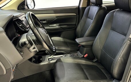 Mitsubishi Outlander III рестайлинг 3, 2012 год, 1 937 000 рублей, 10 фотография