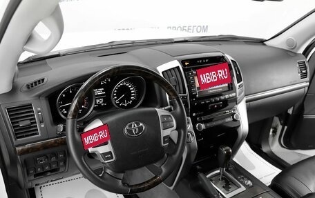 Toyota Land Cruiser 200, 2013 год, 3 800 000 рублей, 6 фотография