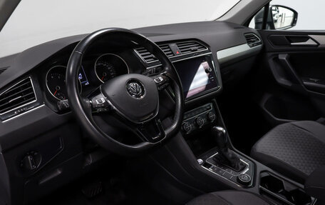 Volkswagen Tiguan II, 2020 год, 2 987 000 рублей, 17 фотография