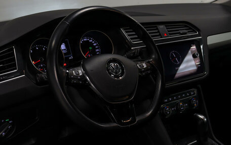 Volkswagen Tiguan II, 2020 год, 2 987 000 рублей, 18 фотография