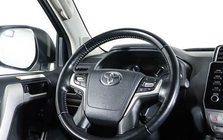 Toyota Land Cruiser Prado 150 рестайлинг 2, 2021 год, 6 798 000 рублей, 17 фотография