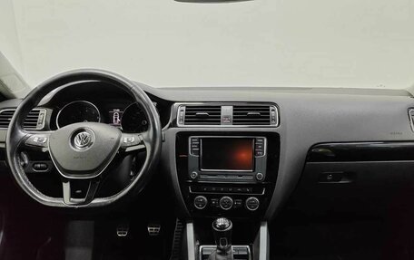 Volkswagen Jetta VI, 2018 год, 1 630 000 рублей, 9 фотография
