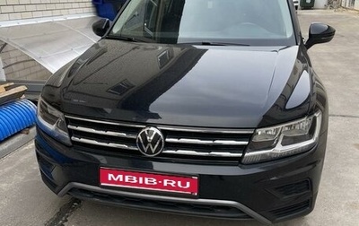 Volkswagen Tiguan II, 2020 год, 2 850 000 рублей, 1 фотография
