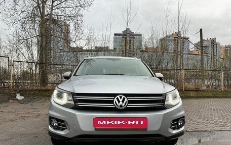 Volkswagen Tiguan I, 2011 год, 1 800 000 рублей, 2 фотография