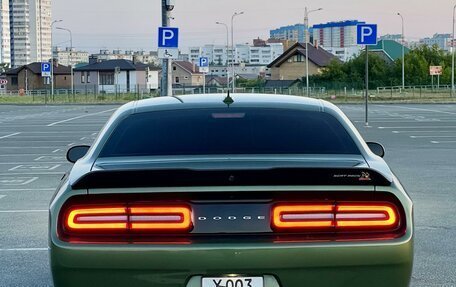 Dodge Challenger III рестайлинг 2, 2021 год, 6 490 000 рублей, 15 фотография