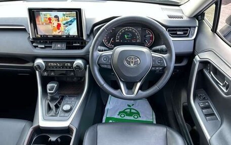 Toyota RAV4, 2021 год, 2 280 000 рублей, 14 фотография