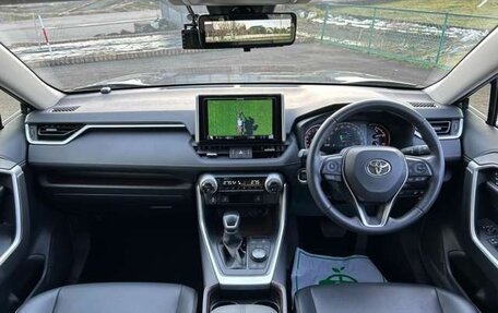 Toyota RAV4, 2021 год, 2 280 000 рублей, 13 фотография