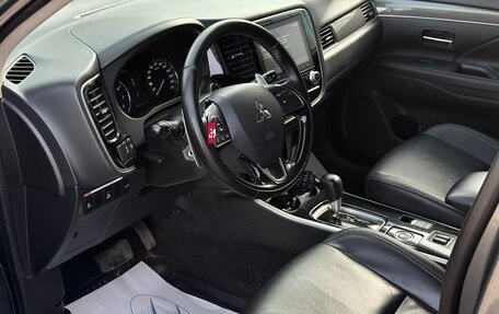 Mitsubishi Outlander III рестайлинг 3, 2021 год, 2 520 000 рублей, 8 фотография