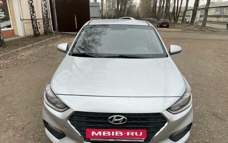 Hyundai Solaris II рестайлинг, 2017 год, 945 000 рублей, 2 фотография