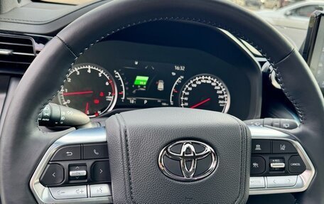 Toyota Land Cruiser, 2023 год, 14 299 999 рублей, 25 фотография